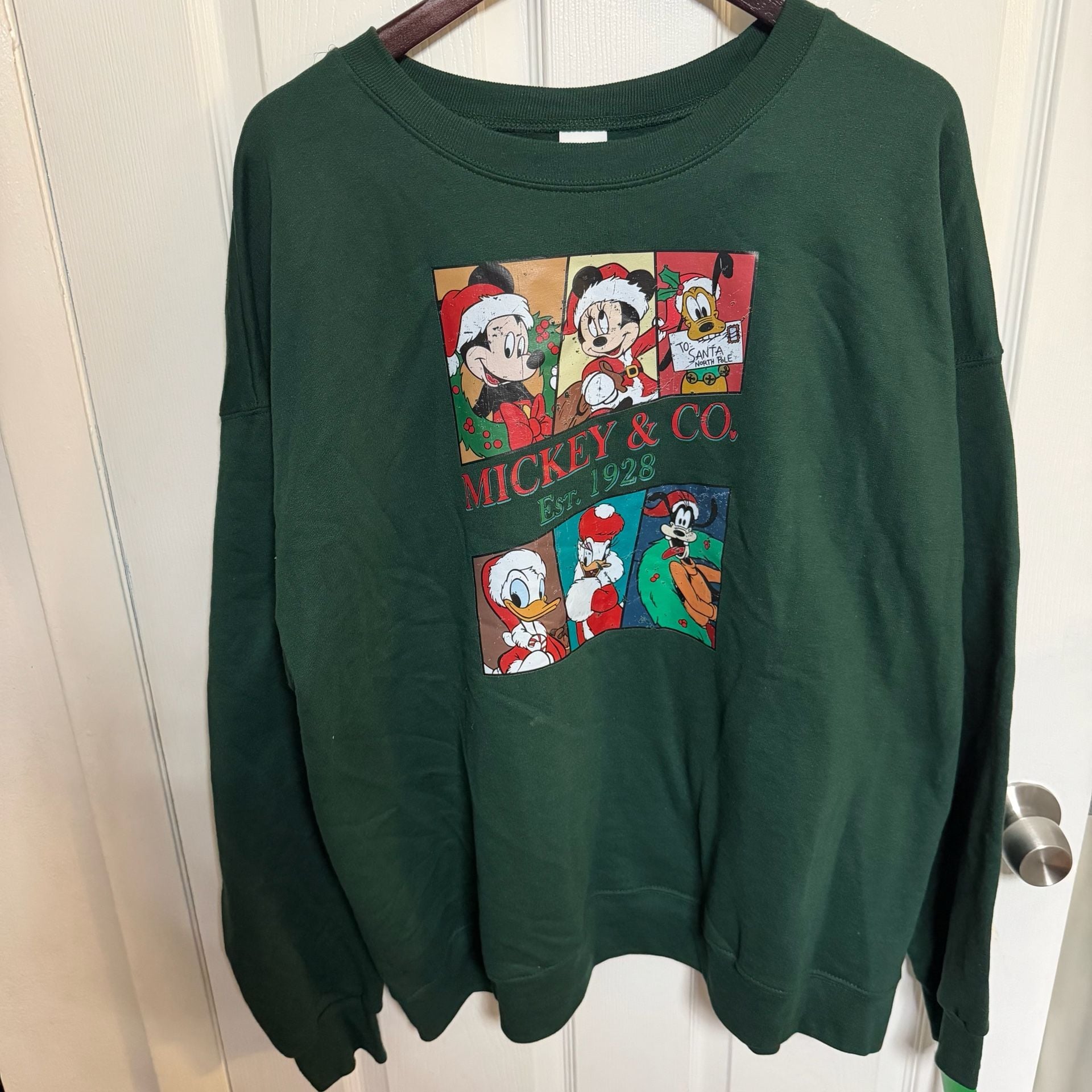 Disney Mickey & Co. Christmas Crewneck Sweatshirt Green Size L 1