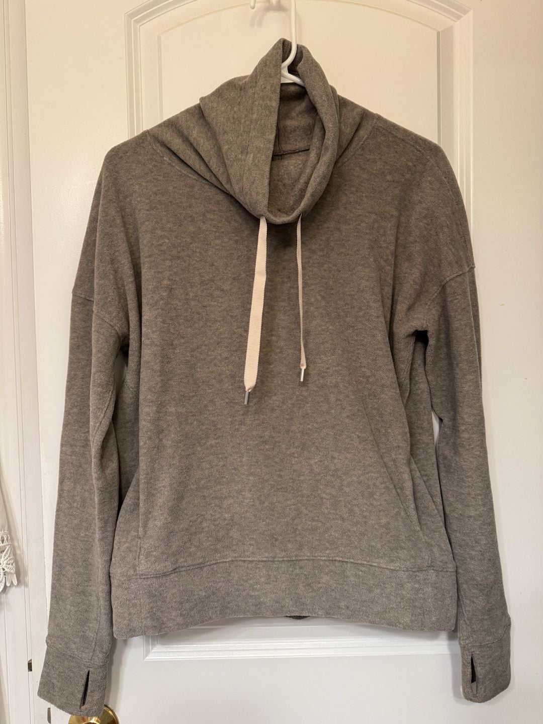 Lululemon Go Forward Pullover Size 8 Heathered Core Light Grey Fleece 2