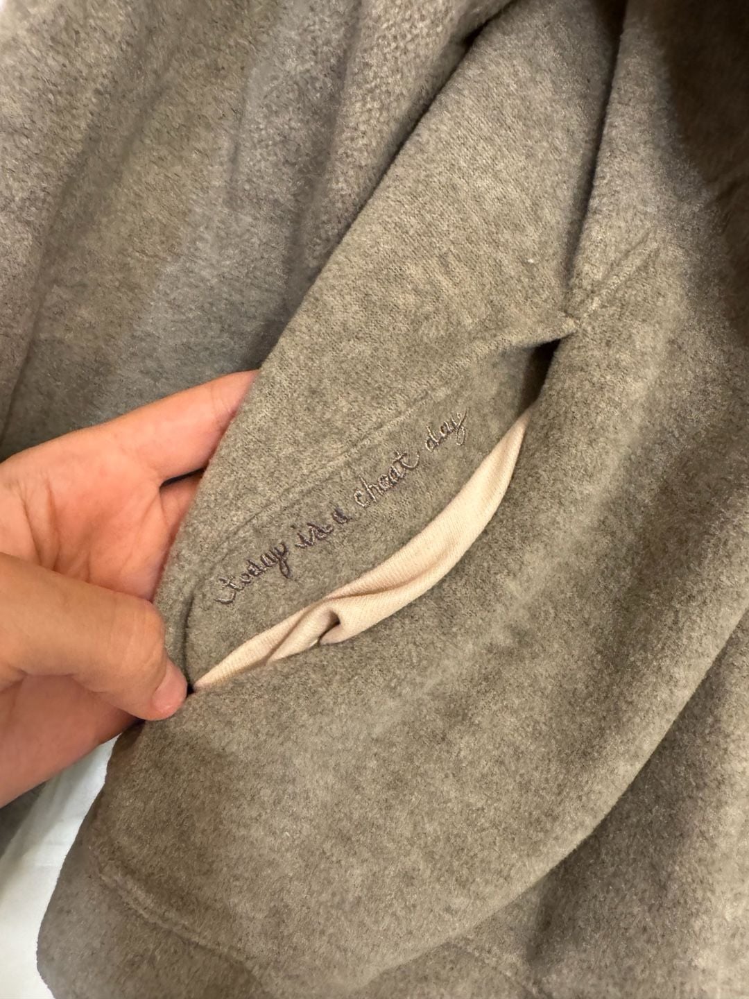 Lululemon Go Forward Pullover Size 8 Heathered Core Light Grey Fleece 6