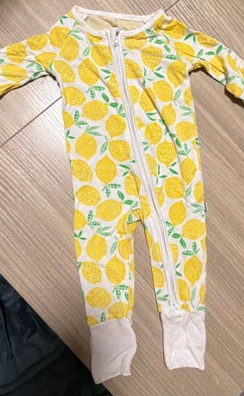 Little Sleepies Lemons Zippy Pajamas Size Newborn Yellow White Lemon Print 2