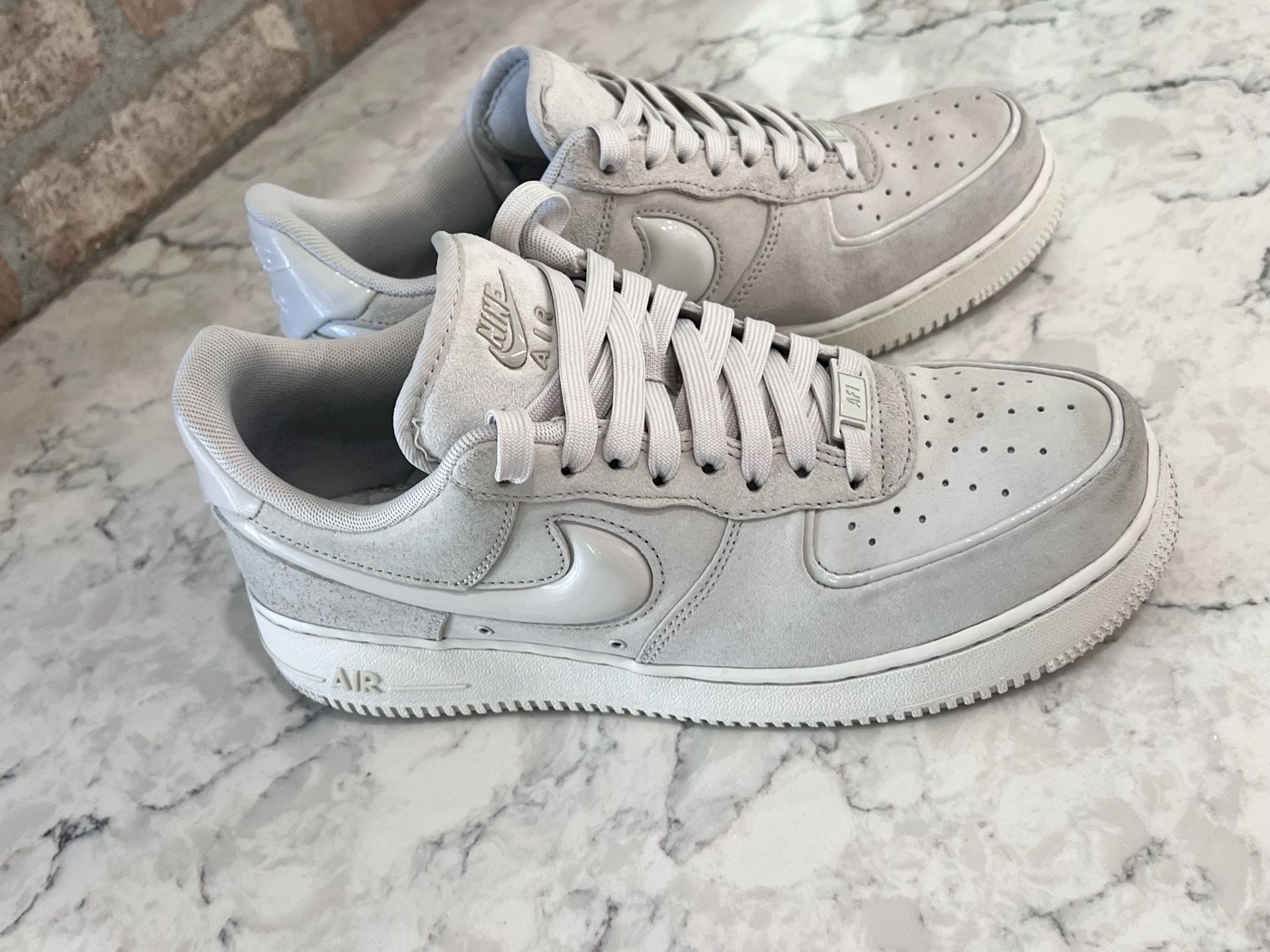 Nike Air Force 1 ‘07 Size 9.5 Woman Light Bone/ white 8