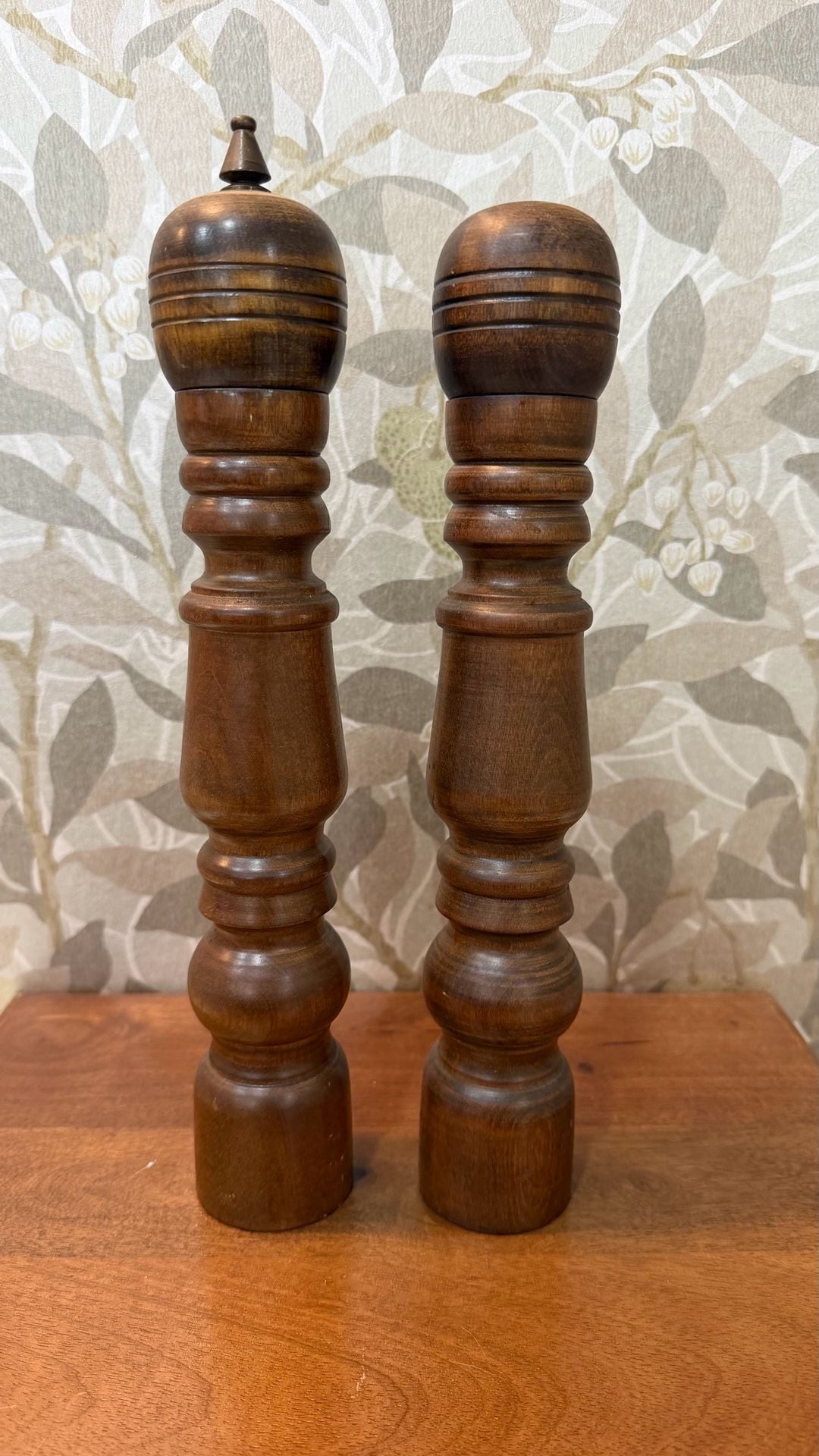 Gail Craft Woodenware Vintage Wooden Pepper Mill and Salt Shaker Set 2