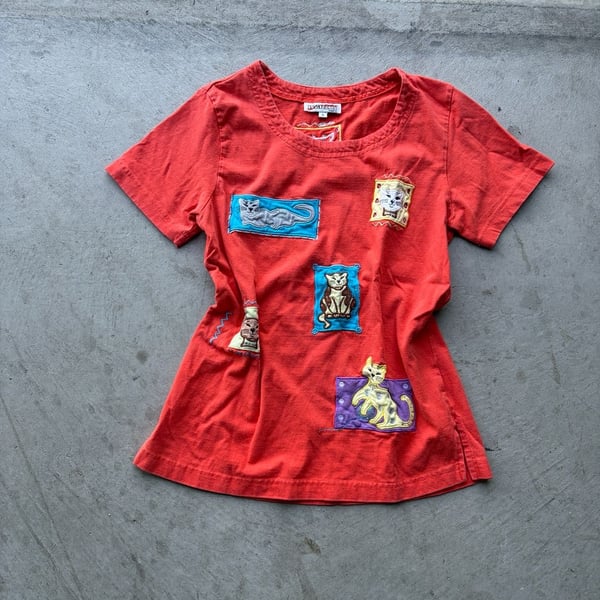 Kakeus Knits Cat Patches Applique Tee Size S Red Cotton T-Shirt