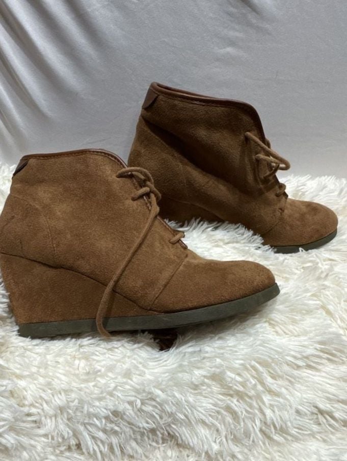 Madden Girl Dallyy Wedge Booties Size 8 Brown Plaid Lined Suede
S5 2