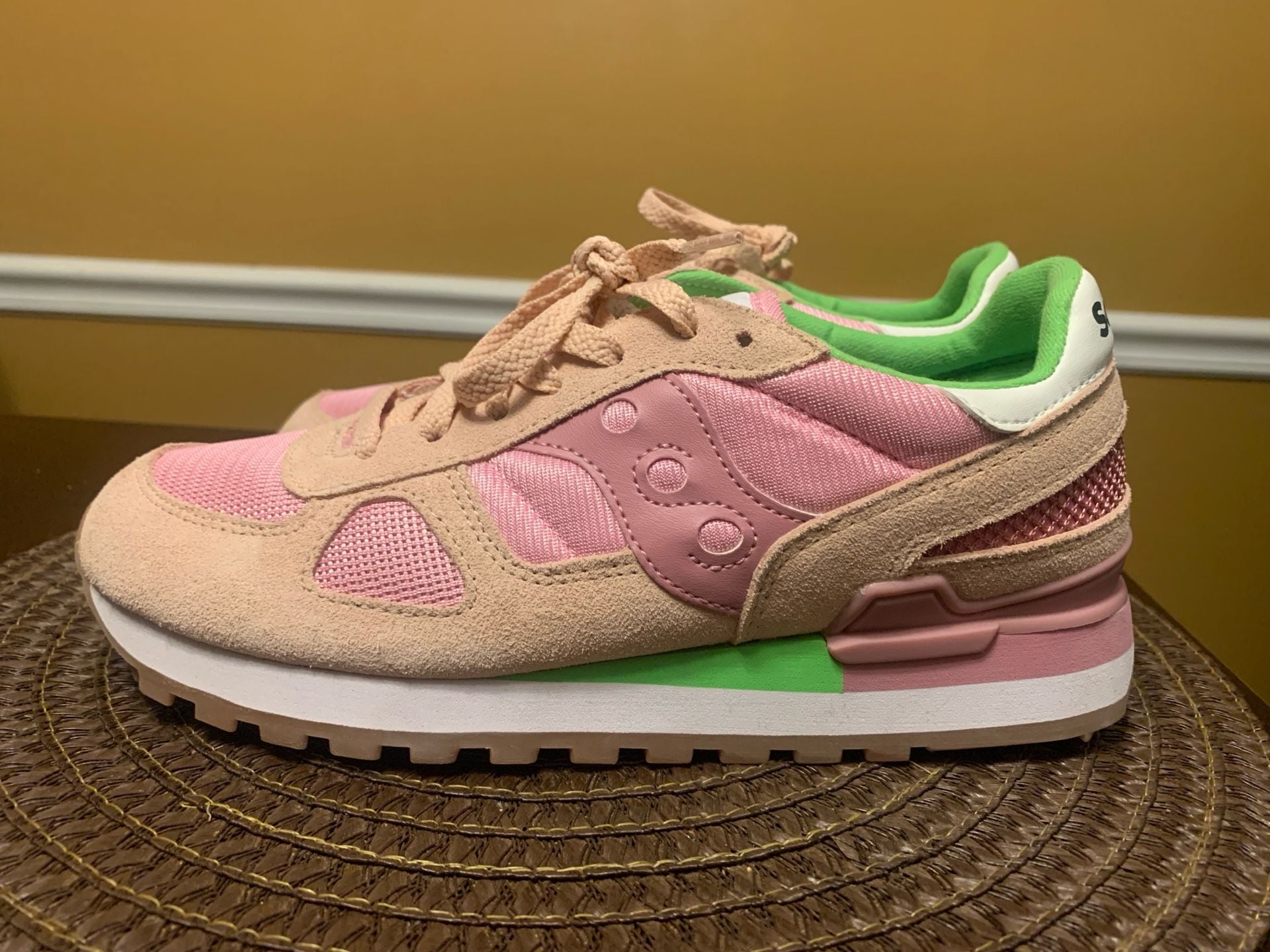 Saucony Women's S1108-844 Size 8.5 Pink Beige Green Running Shoes EUC 2