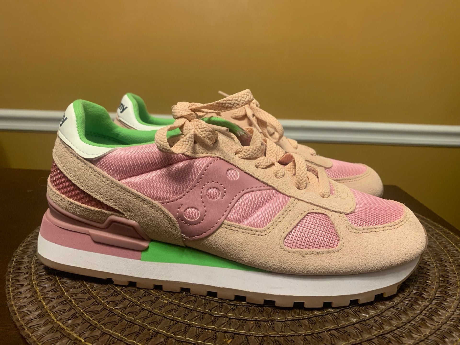 Saucony Women's S1108-844 Size 8.5 Pink Beige Green Running Shoes EUC 3