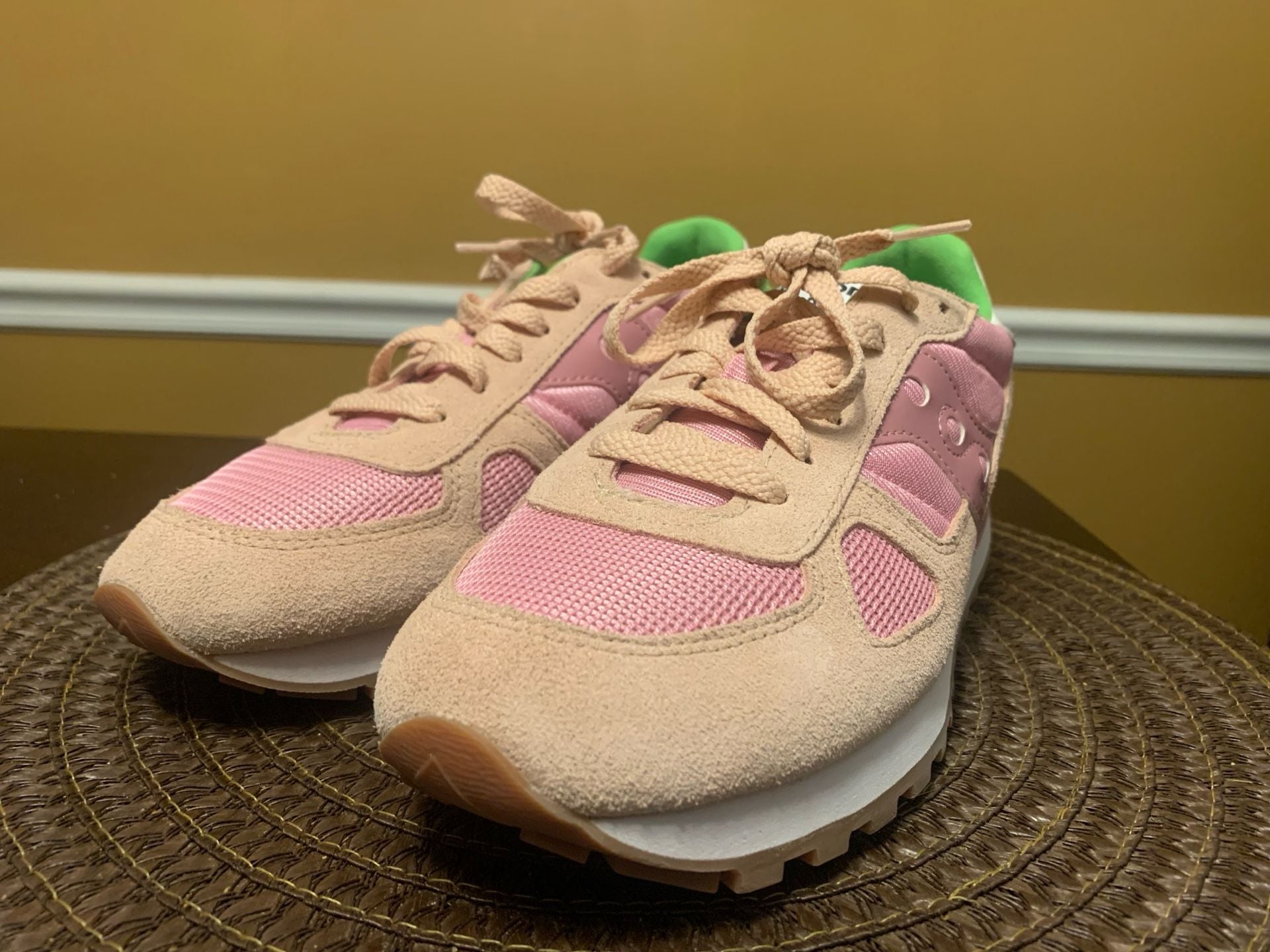 Saucony Women's S1108-844 Size 8.5 Pink Beige Green Running Shoes EUC 4