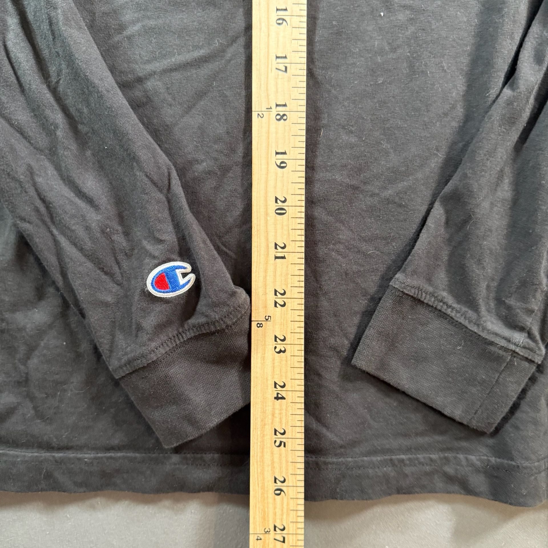 Champion Iowa Hawkeyes Long Sleeve Pocket T-Shirt Black Men’s Medium NCAA 7
