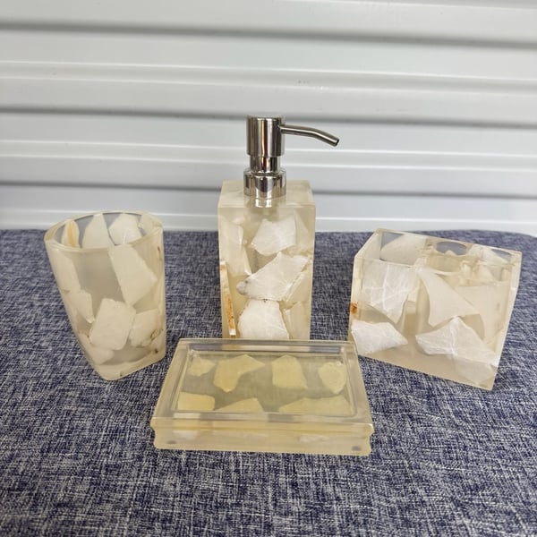 4 Pc Bathroom Decor set