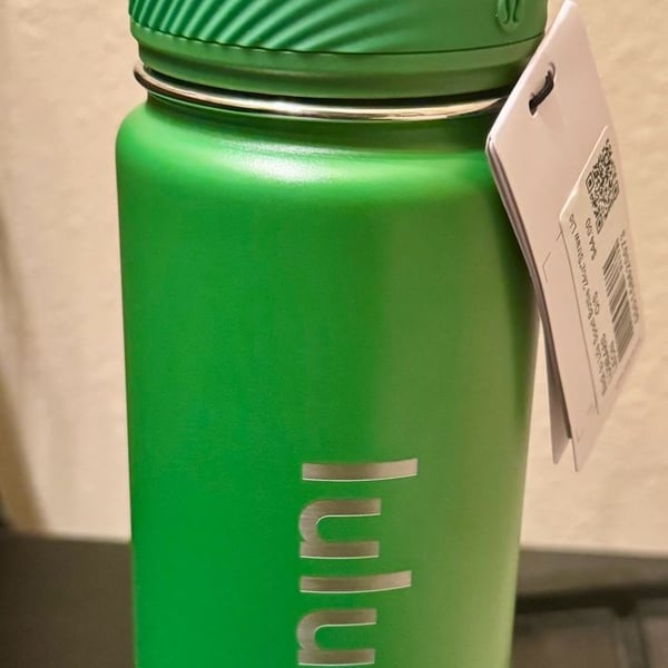 Lululemon Back to Life Sport Bottle 24oz Straw Lid Leon Green NWT
