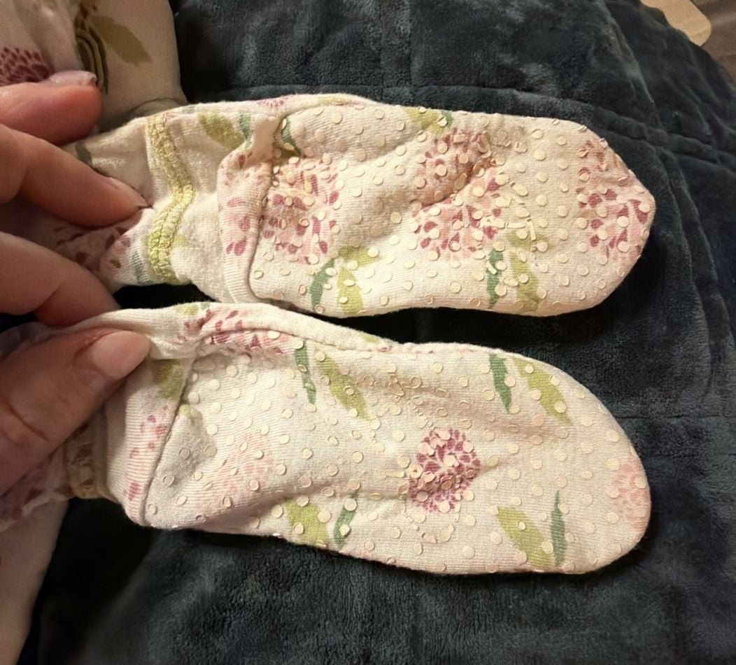 Kickee Pants Size 18-24 Months Floral Bamboo Pajamas with Grippy Soles 6
