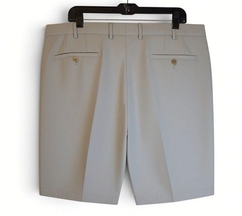 Peter Millar Shorts Size 40 XXLBeige Golf Performance 4