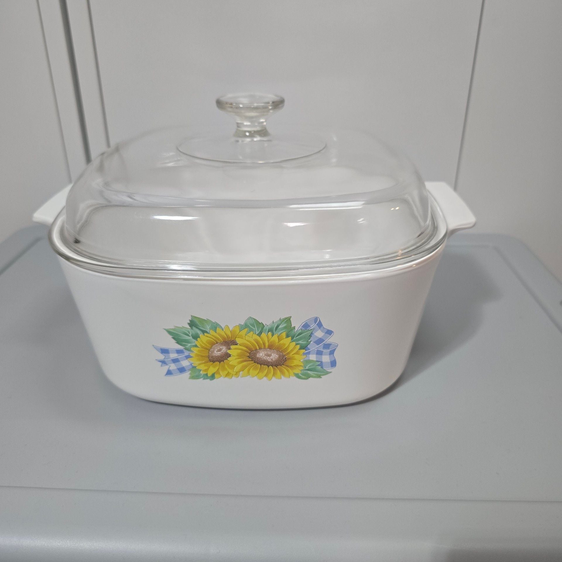 Corning Ware Sunsations Casserole Dish With Lid 1