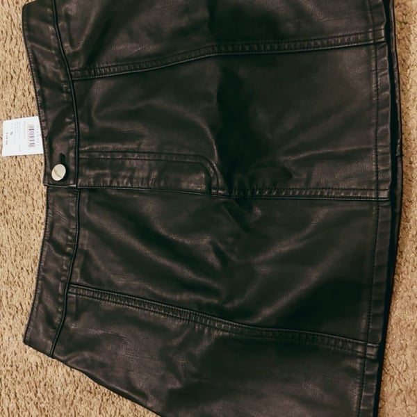 Windsor Black Vegan Leather Mini Skirt Size S NEW