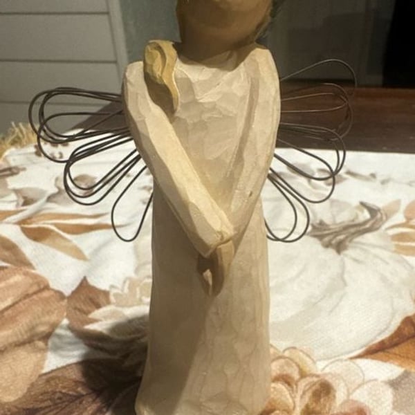 Willow Tree Celebrate Angel Figurine 2003 Susan Lordi Demdaco