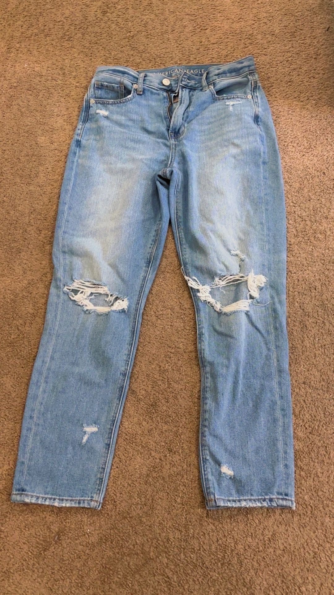 American Eagle Outfitters Mom Jean Size 2 Short Light Wash Distressed Ripped 2