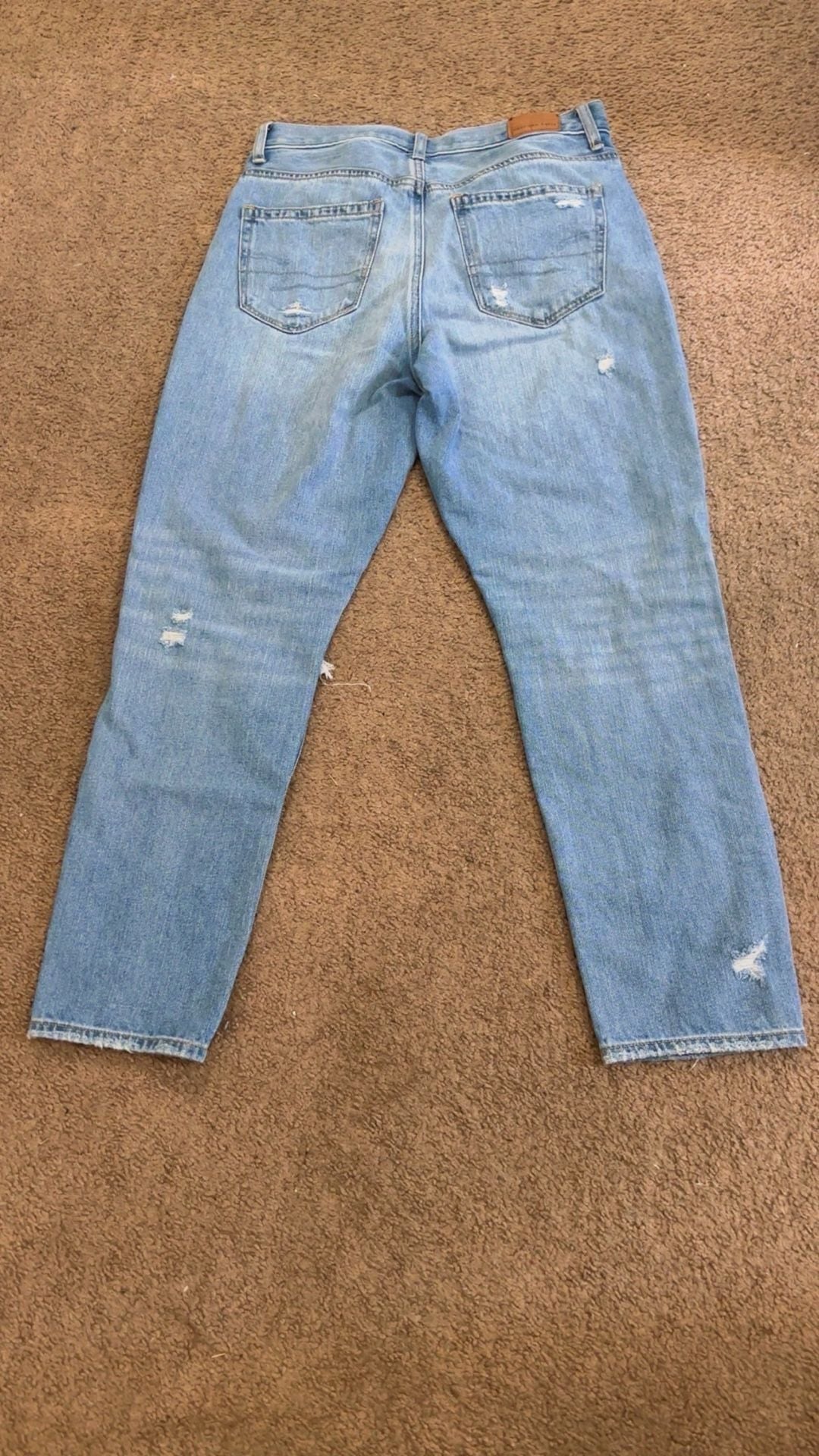 American Eagle Outfitters Mom Jean Size 2 Short Light Wash Distressed Ripped 4
