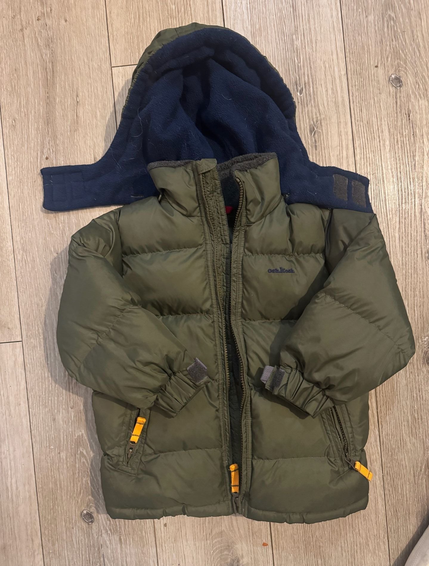 OshKosh Puffer Jacket Size 5A Green Winter Coat with Hood 2