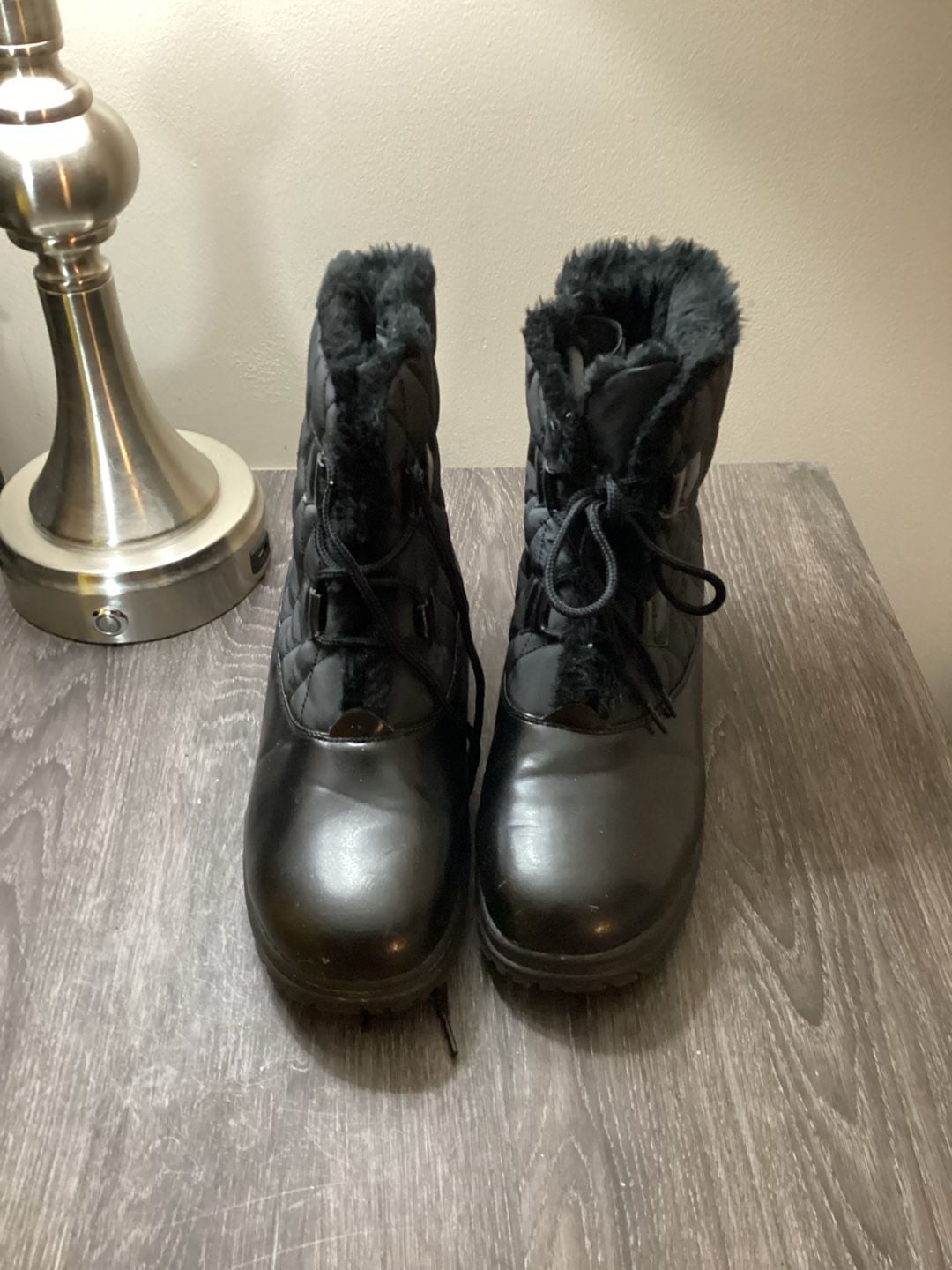 Totes Jinx Cold Weather Boots Black Quilted Faux Fur Winter Boots 2