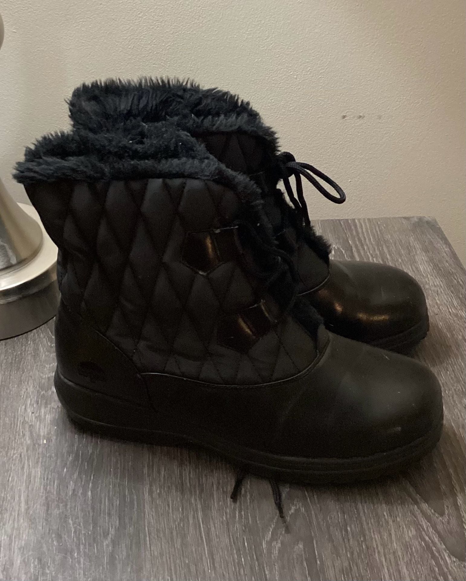 Totes Jinx Cold Weather Boots Black Quilted Faux Fur Winter Boots 4