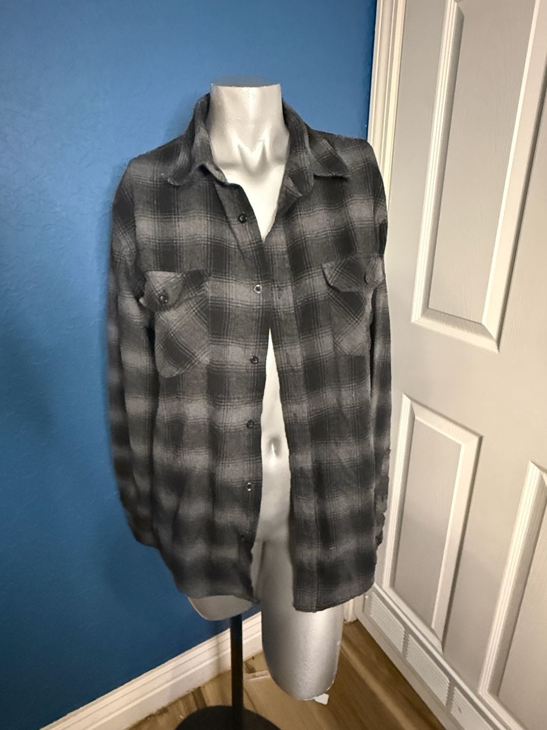 RSQ Collective Plaid Flannel Shirt Size M Gray Black Cotton Polyester 2