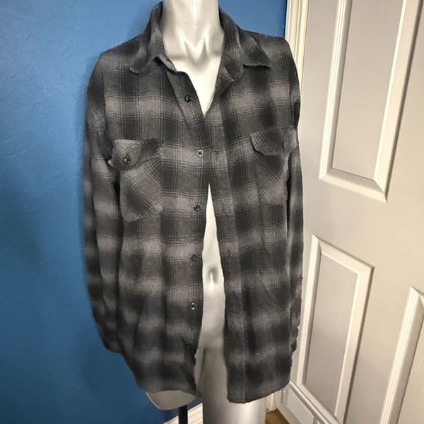 RSQ Collective Plaid Flannel Shirt Size M Gray Black Cotton Polyester