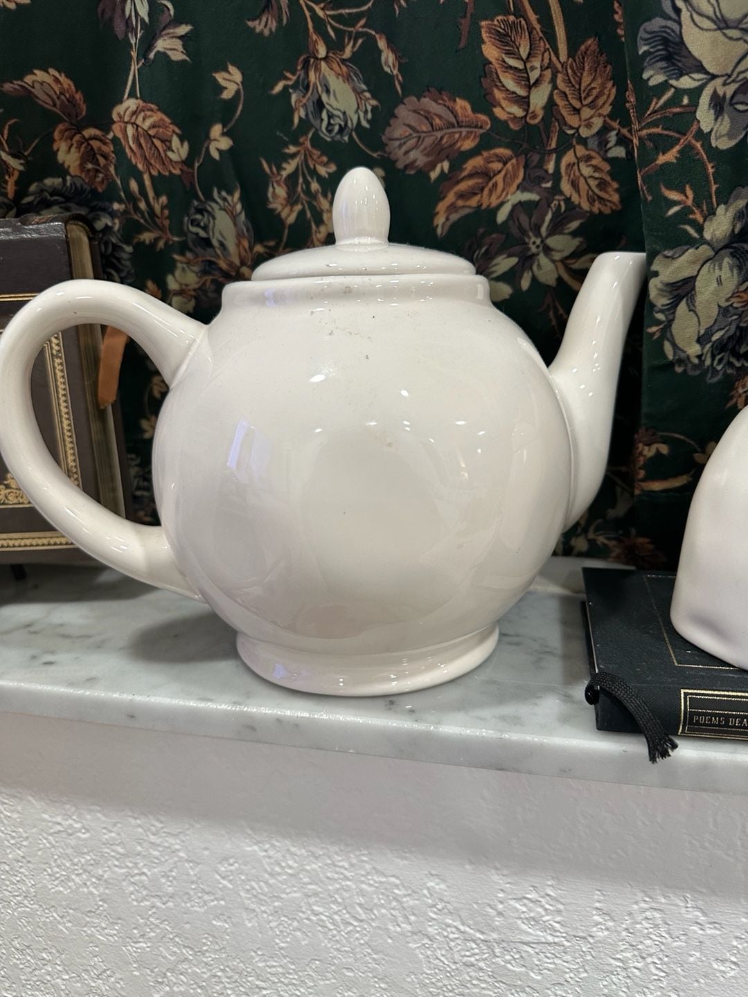 Rae Dunn Queen Bee Teapot And Honey Jar Set 5