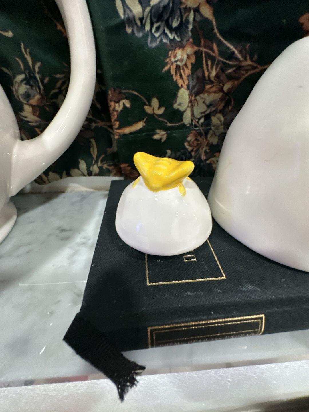 Rae Dunn Queen Bee Teapot And Honey Jar Set 8