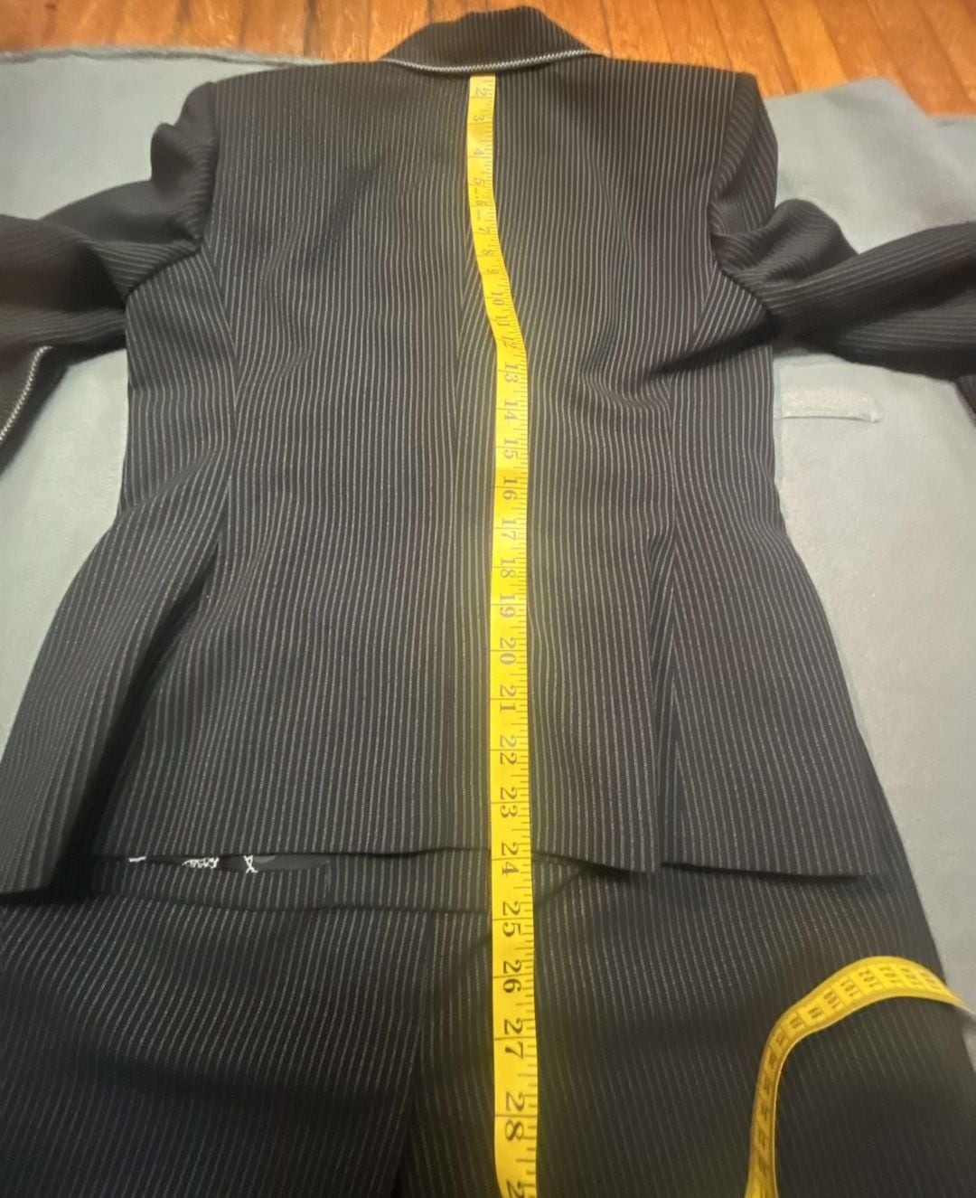 Jones New York Suit Petite 8P Black Pinstripe Blazer Pants Set 11