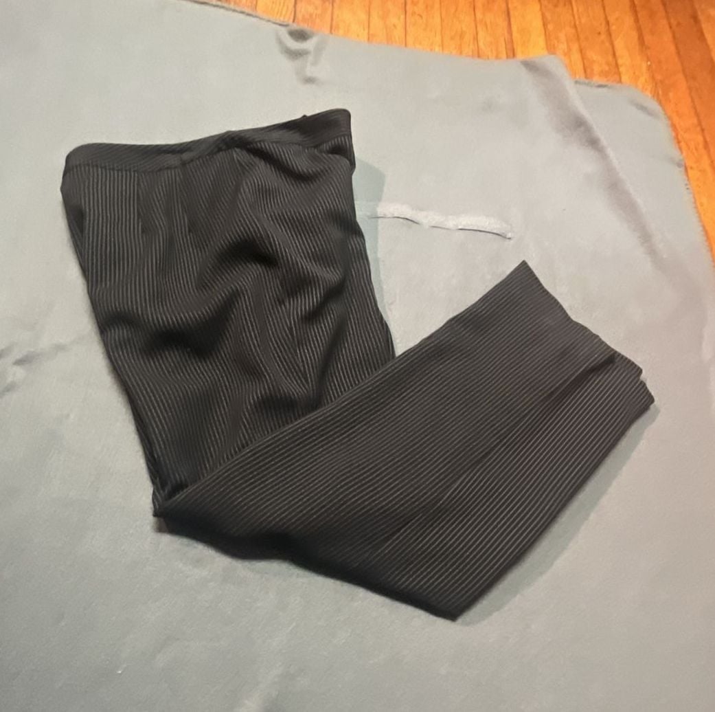 Jones New York Suit Petite 8P Black Pinstripe Blazer Pants Set 19
