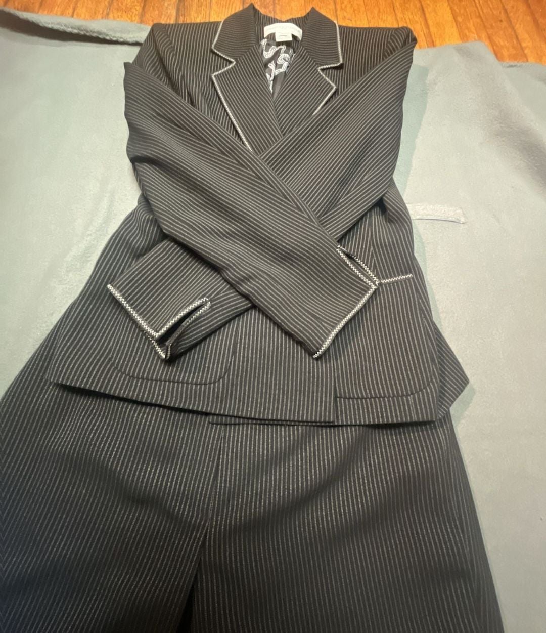Jones New York Suit Petite 8P Black Pinstripe Blazer Pants Set 8
