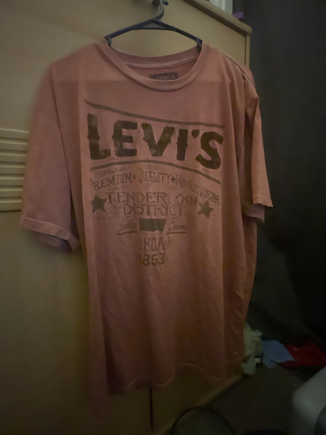 Levi's Graphic T-Shirt Size XL Pink Tendertown District 2