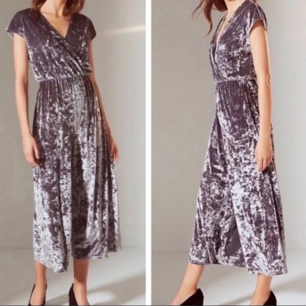Urban Outfitters Crushed Velvet Jumpsuit Size S Gray homecoming 