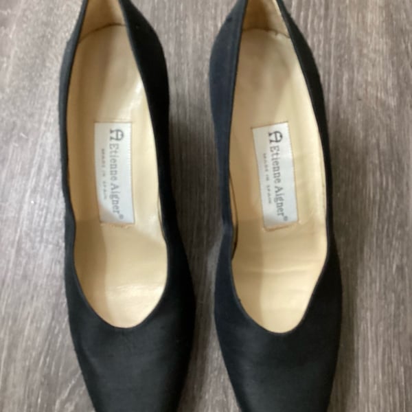 Etienne Aigner Taylor Size 6.5 M Black Pumps