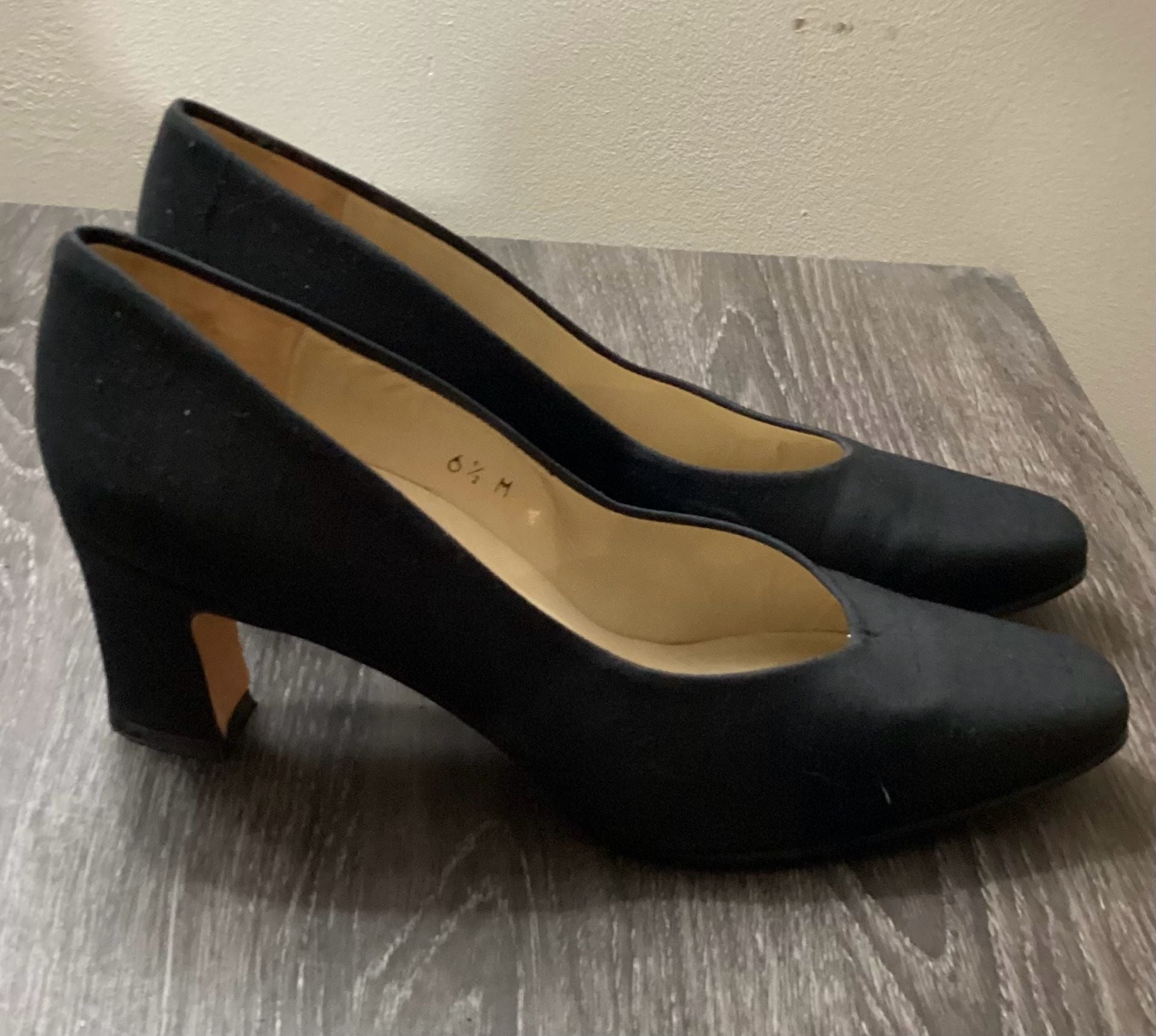 Etienne Aigner Taylor Size 6.5 M Black Pumps 4