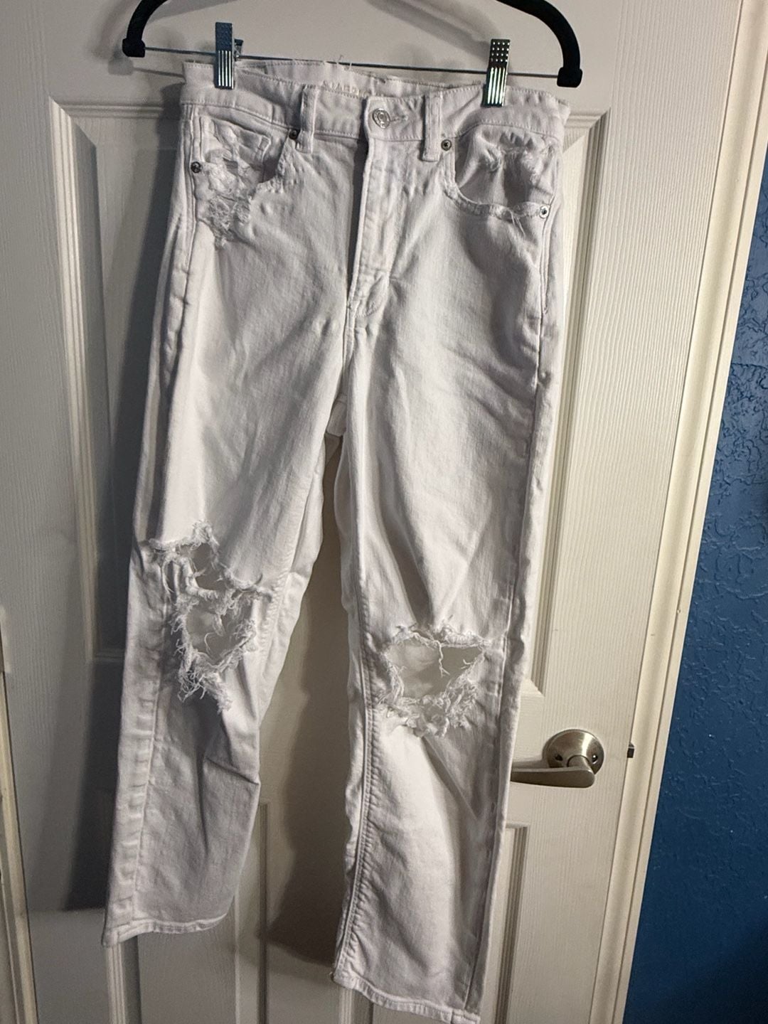 American Eagle Hi Rise Straight Jeans Women’s 6 White Distressed Ripped Stretch 2