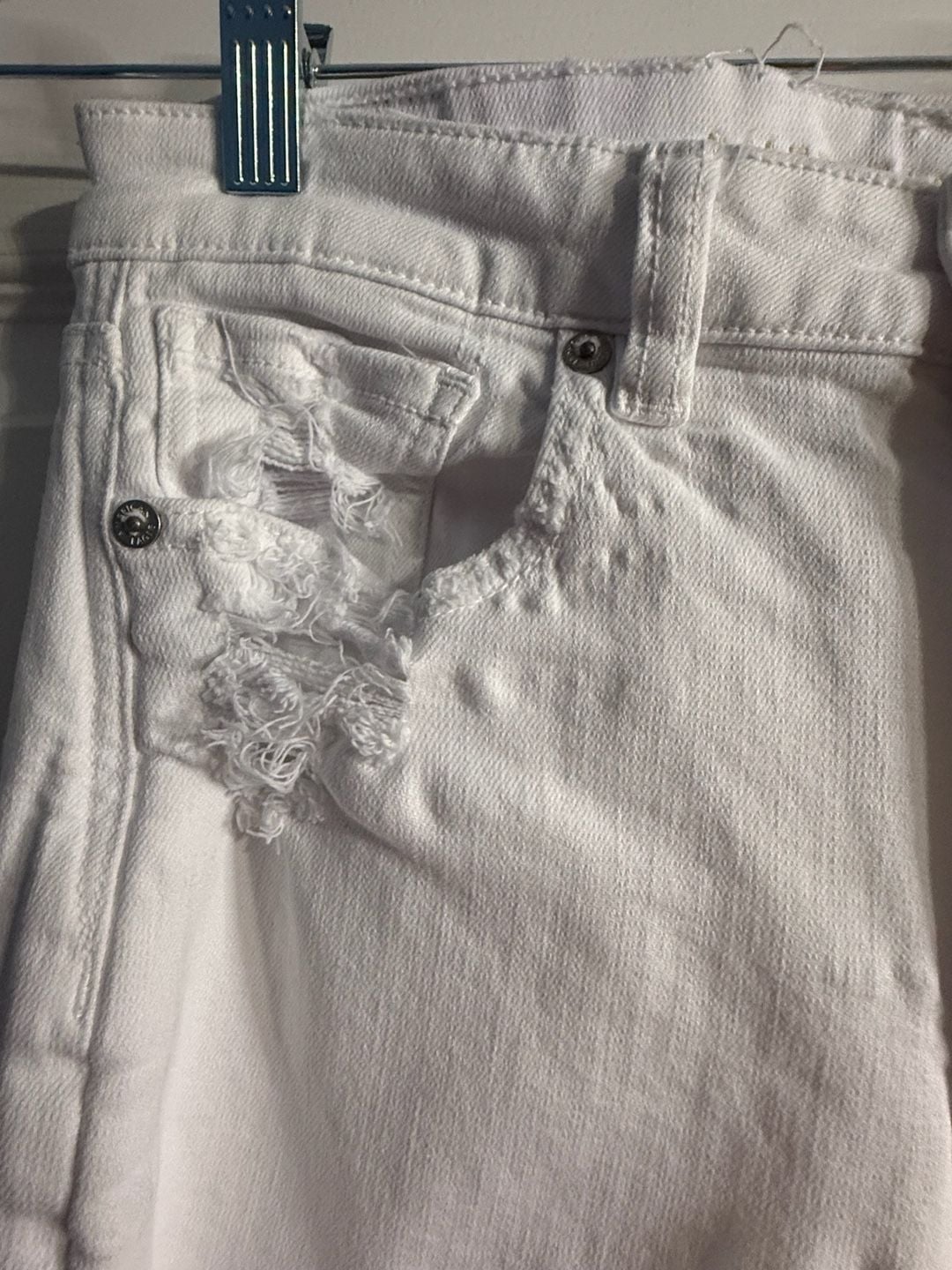 American Eagle Hi Rise Straight Jeans Women’s 6 White Distressed Ripped Stretch 3