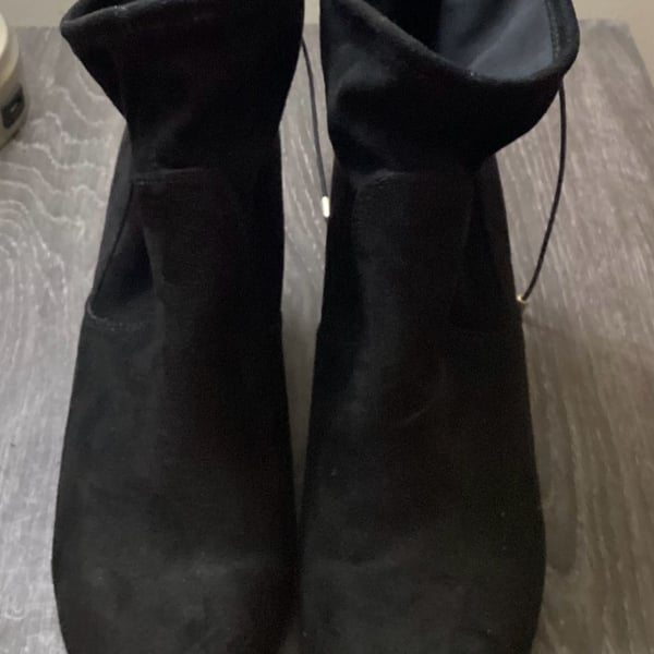 Candie's Ankle Boots Size 10 Black Faux Suede Block Heel Booties
