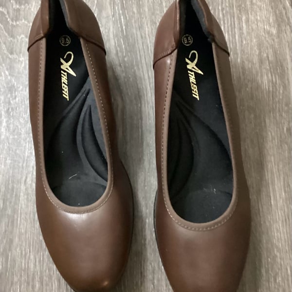 Athlefit Pumps Size 9.5 Brown Block Heel Arch Support Dress Shoes