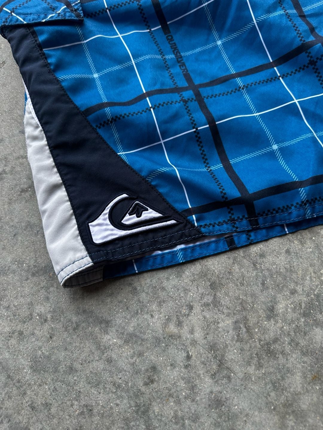 Quiksilver Blue Plaid Cargo Pocket Board Shorts Size 34 6