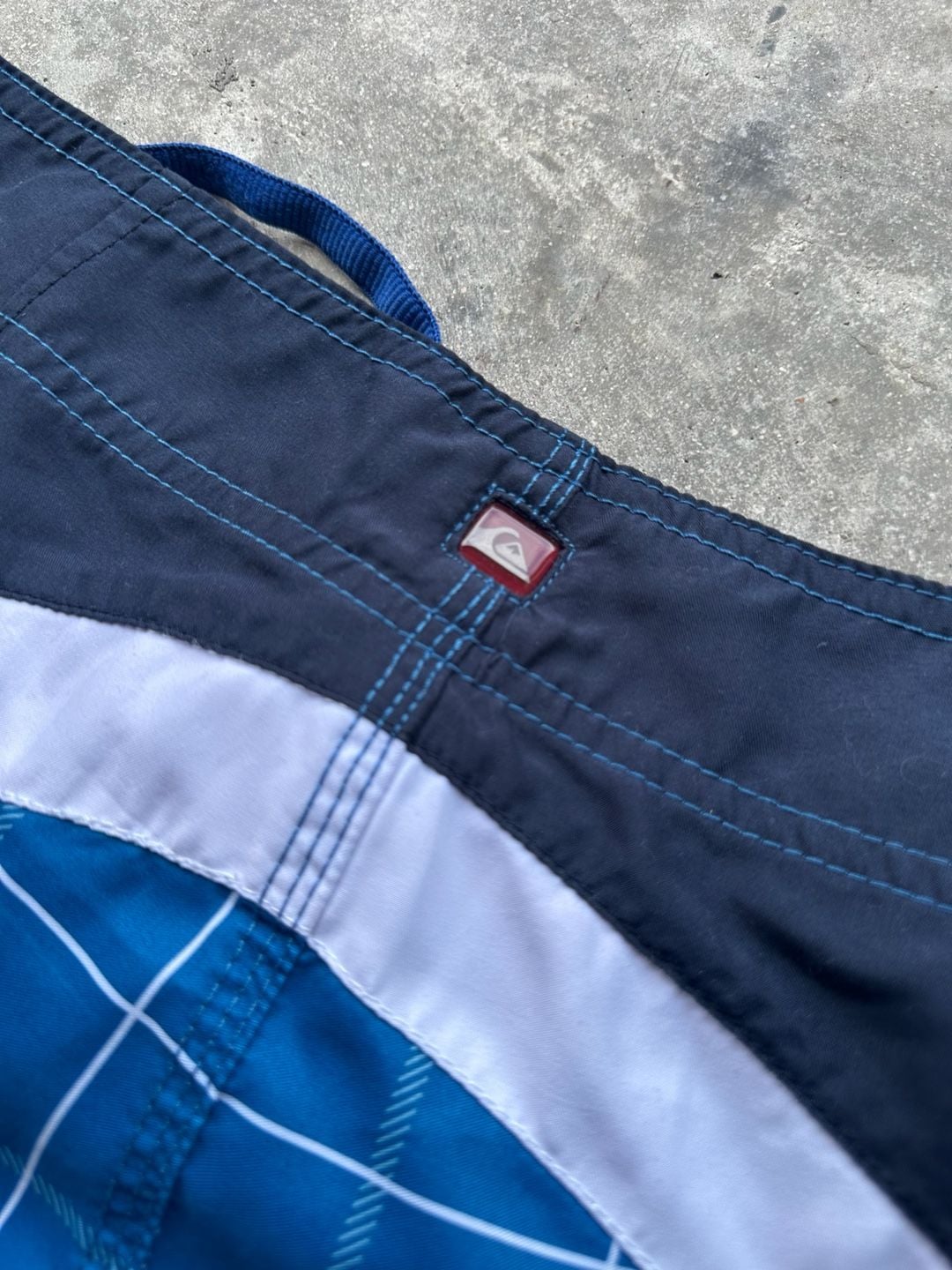 Quiksilver Blue Plaid Cargo Pocket Board Shorts Size 34 7