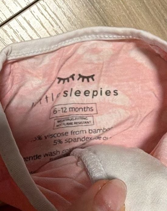 Little Sleepies Kisses Pink Lip Print Zippy Pajama Set 6-12 Months 4