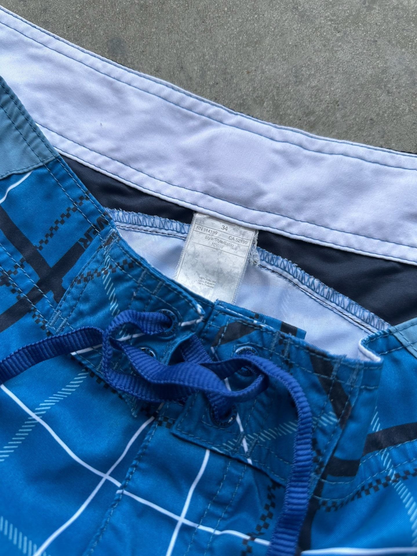 Quiksilver Blue Plaid Cargo Pocket Board Shorts Size 34 4