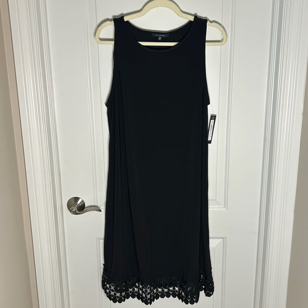 Tahari Shift Dress Size 1X Black Sleeveless Lace Trim