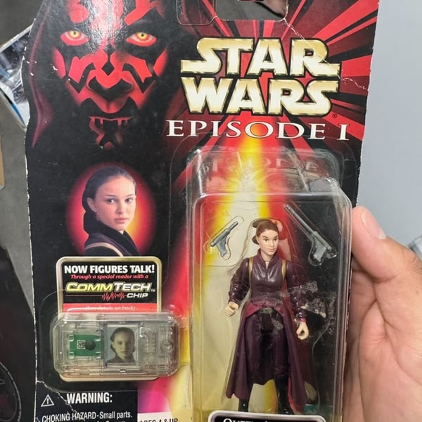 Star Wars Episode I Queen Amidala Action Figure with Blaster Pistols and