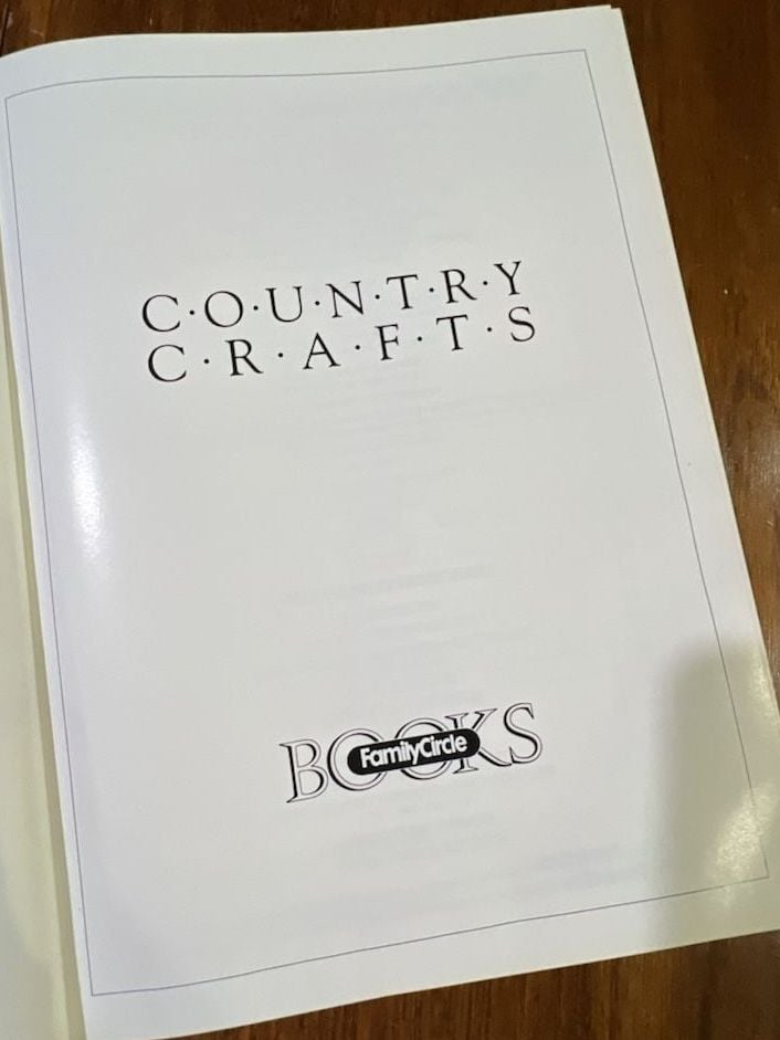 Family Circle Country Crafts Hardcover Book 1991 3