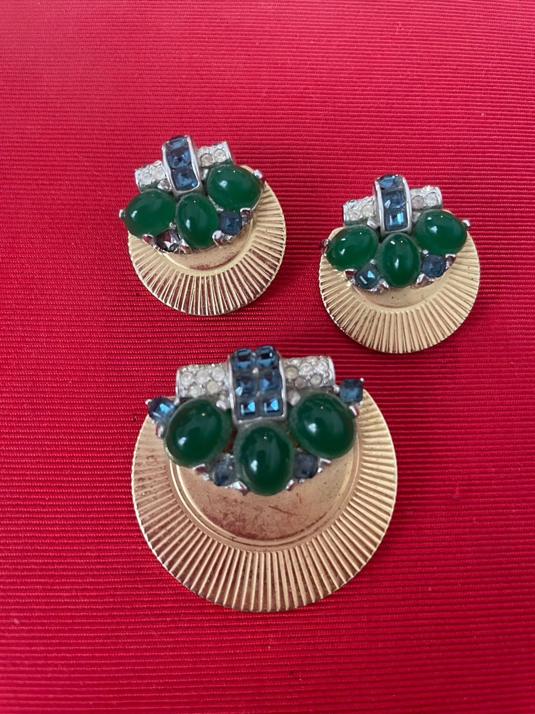 Marcel Boucher Vintage Green Cabochon Dress Fur Clip and Matching Earrings Set 1