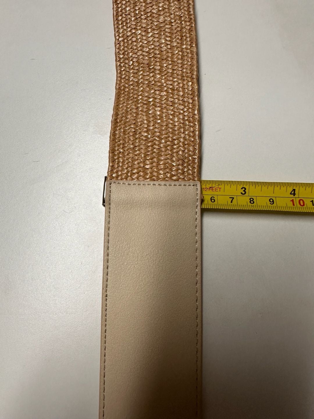 Anne Klein Elastic Belt Size M/L Beige Faux Leather Straw Round Ring Buckle 4