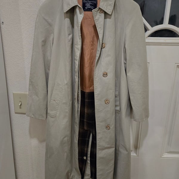 Women's Burberrys Vintage Trench Coat Tan Plaid Lining Made In England