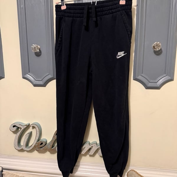 Nike Sportswear Club Fleece kids Joggers Size L Black Sweatpants